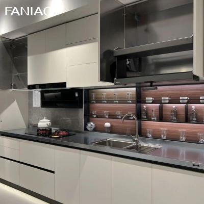 China Armário de cozinha moderno de design inteligente personalizado cor branca e unidade de armazenamento modular à venda