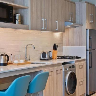 China Factory Direct Hotel Mini Kitchen Cabinet Sets  Modern Wood Custom Design Kitchen Furniture Apartment Use for sale