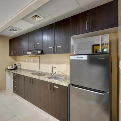 China Hotel Micro Kitchen Economical Kitchen Cabinets Small Pantry With Kitchen Cabinet For Apartment for sale