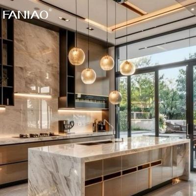 China Estilo moderno cocina europea de lujo personalizada unifican armarios modernos armarios de pared duraderos personalizados laca en venta