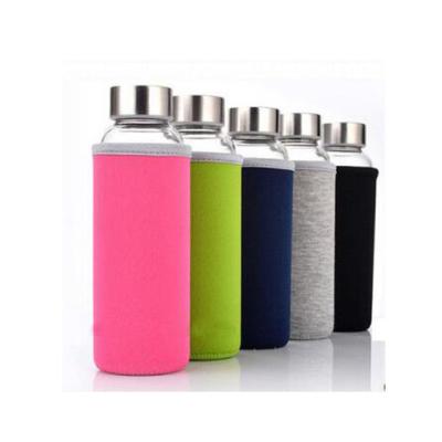 China Custom Sustainable Sport 550ml Borosilicate Glass Water Bottle With Neoprene Sleeve SS Lids for sale