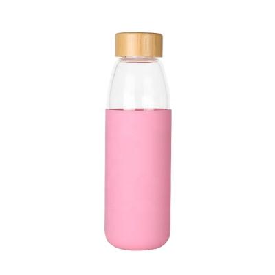 China 500ml Heat-Resistent Borosilicate Glass Sustainable BPA Free Water Bottle With Silicone Sleeve for sale