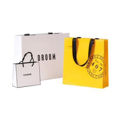 China Recyclable Recyclable Kraft Paper Bag With Your Own Logo , Custom Shopping Paper Bag For Food With Handle for sale