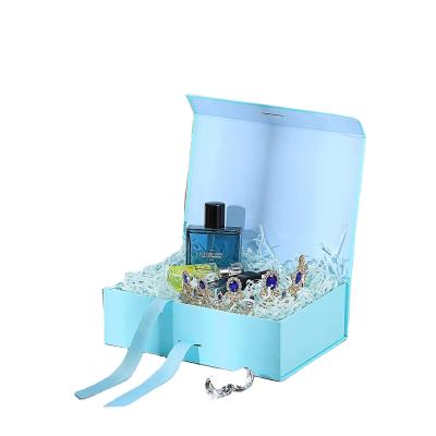 China Recycled Materials Wholesale Custom Luxury Box with Variable Ribbon and Magnetic Closure for sale