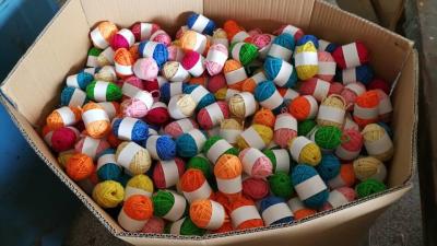 China Het nieuwe 20 van het Garenkleuren 100% van Strengenbonbons Acrylgaren voor haakt & Breiend Multipak Te koop