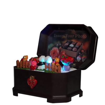 China Customized Music Box Battery Operated Plastic Shaped Jewelry Box Valentine Gift Wholesale OEM and ODM For Sale for sale