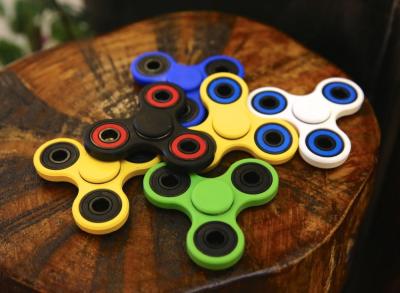 China Great Gift Multi Color Finger Toy Ultra Fast Bearings Trippy Hand Spinner OEM for sale