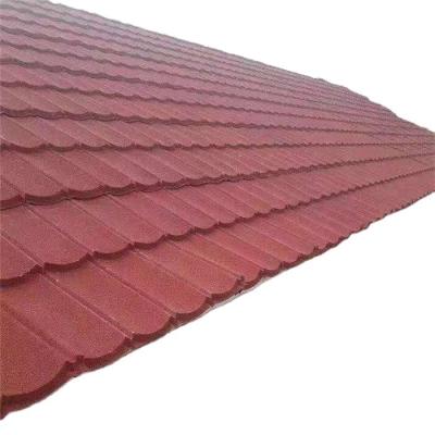 China Multifunctional color stone coated metal tiles Black roofing shingles roof tile made in China en venta