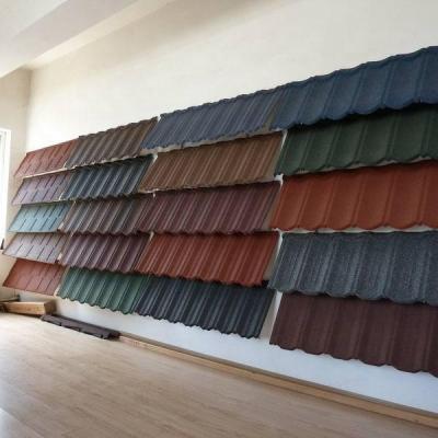 China Customized color metro stone coated metal roofing sheet en venta