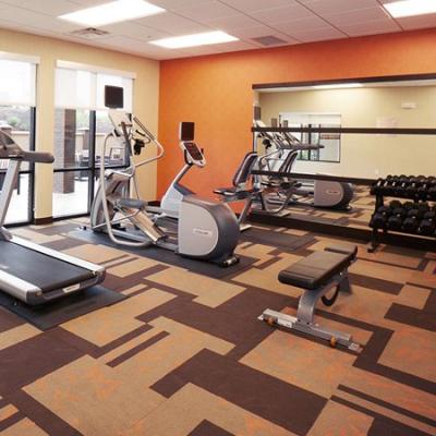 中国 Commercial 20mm Fitness Rubber Flooring Mat Gym Carpet Tiles 50*50 販売のため