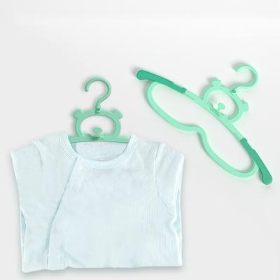 China Wholesale Good Quality 5Pcs Baby Clothes Hanger Adjustable Telescopic Plastic Hanger Kids Clothes Hanger for sale