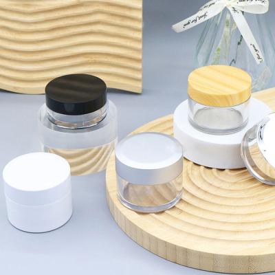 China Jarrones de crema de plástico delicado de lujo Cremas para los ojos Jarrones vacíos para lociones y cremas en venta