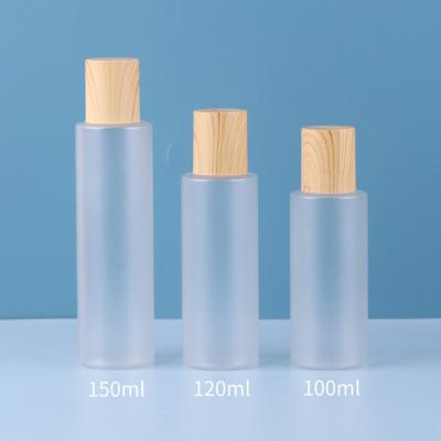 China Eco Golden Luftlose Pumpen Flaschen Luxus Kapazität 150 ml Für Kosmetik zu verkaufen