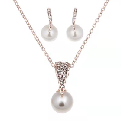 China New CLASSIC Zircon Jewelry Personalized Fashion Pearl Earring And Necklace Sets Inlaid Christmas Gift for sale