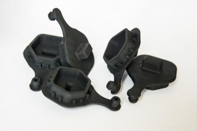 中国 Molded Automotive Dust Cover Rubber Components Using Non Recycled Materials 販売のため