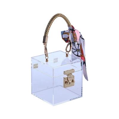 China Acryl Kofferbox Perpetual Perspektive Blumenbox Dekorativ Glasdeckel Weihnachtsgeschenk Lagerung zu verkaufen