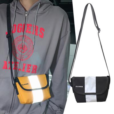 China New Arrival Cheap Thoughtful Unisex Fashionable Daily Life Men Cross - Body Messenger Small Sling Bag For Men for sale