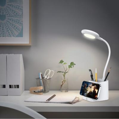 China Residential Wireless Charger LED Desk Lamp For Child Study for sale