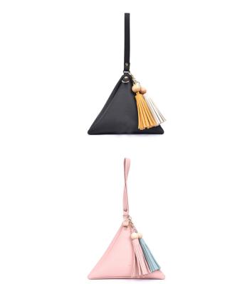 China Lady Colorful Grained and PVC Tassel Decoration Wooden Bean Pyramid Triangle Purse Purse for sale