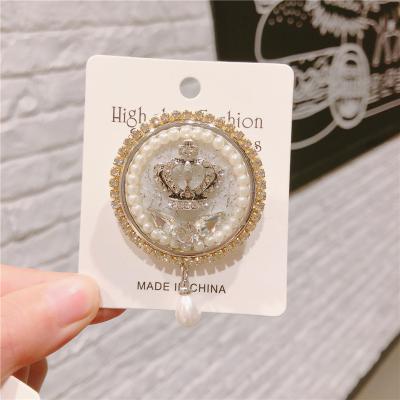 China DIY Jewelry Retro Diamond Round Buckle Crown Scarf Buckle Brooch Pin Scarf Shawl Buckle Female Round Brooch Accessory for sale