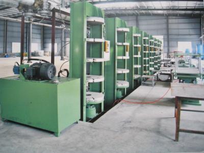 China High Efficient Rubber Machinery , Tyre Vulcanization Machine for sale