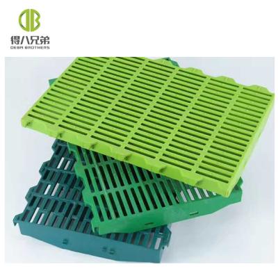 China Anti - Corrosion High Strength Plastic Flooring 600*400mm With Single Rib For Piglet for sale