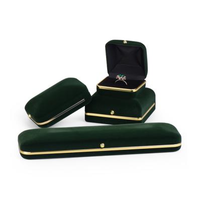 China Ring Handmade Jewelry Boxes For Sale Soft Velvet Gift Necklace Box Green Jewelry Box for sale