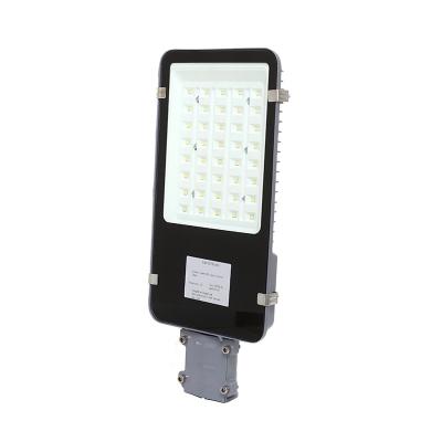 China Many Most Popular Styles Outdoor ROAD Garden and Road Light 50W 60W Solar LED Street Light for sale