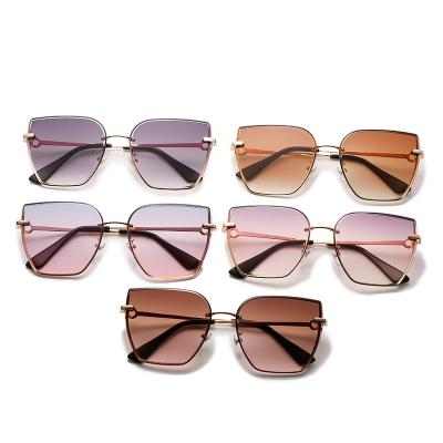 China Fashion Sunglasses Fashion Multicolor Summer Uv400 Protection Big Frame Metal Square Sun Shade Fashion Glass Sunglasses Adult for sale