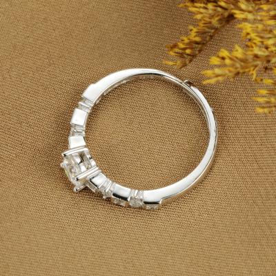 China CLASSIC Custom 5mm moissanite high quality Moissanite rings sterling silver 925 post earring Jewelry Fine Jewelry Rings for Women for sale