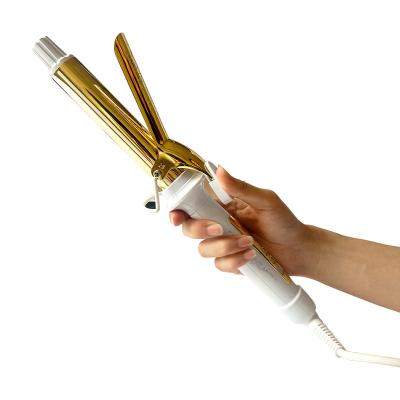 China Golden Hair Curling Iron with LCD Intelligent Control Negative Ion for Antiscalding Professional Styling à venda