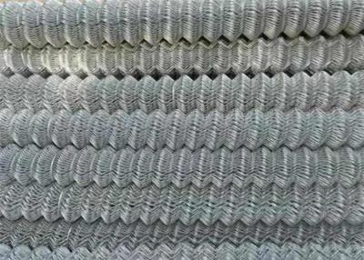 China Bedekte het hete Onderdompelings Gegalvaniseerde Zink 6Ft 8 Voet 15m de Draad Diamond Mesh Chain Link Fence van de Broodjescycloon met een laag Te koop