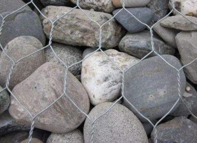 China Silber 4mm PVC beschichteter Gabion Mesh Baskets 1,0 x 1,0 x 0.5m Gabion Felsen-Käfig-Stützmauer zu verkaufen