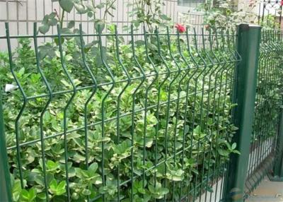 China Triangle Bend Welded Mesh Fencing 1.8m Welded Curved Mesh Fence Te koop