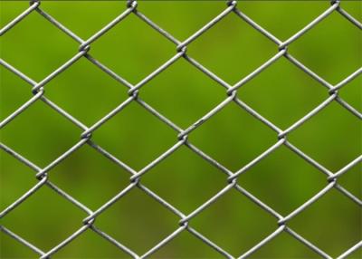 China 60 X 60mm 30m Cycloon Chain Wire Fence Pvc Coated Chain Link Mesh Fence Te koop