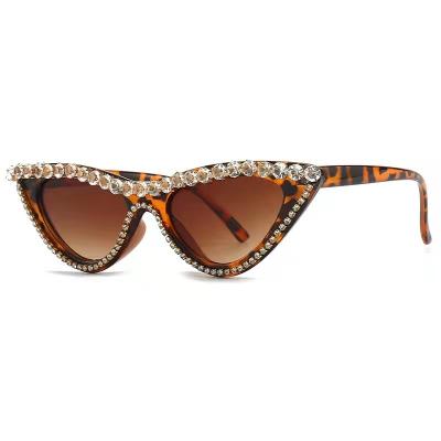 China Eyewear Trade 2022 Hot Selling Bling Diamond Sunglasses For Women Cateye Sunglasses for sale