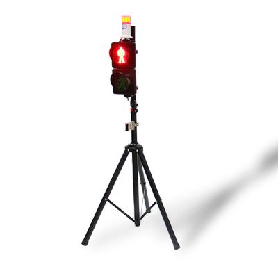 China PC Shell Pedestrian Light With Tripod Red and Green 100mm Remote Control Traffic Lights for sale