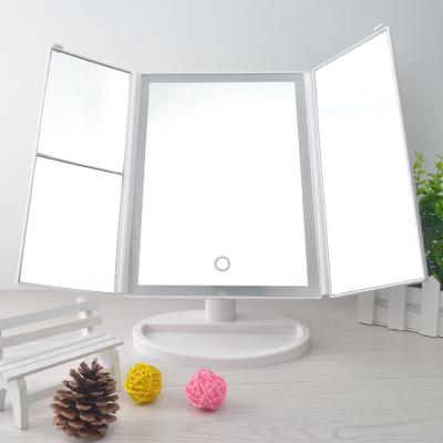 Cina Dispositivo touchscreen LED Trifold Vanity Mirror 10x illuminato Folding Travel Mirror in vendita