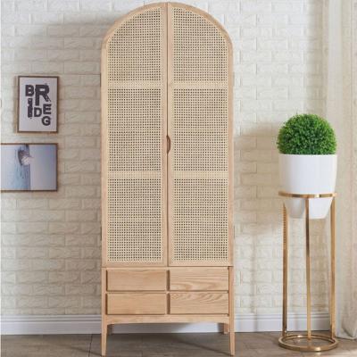 China Armario de ropa de rattan moderno Armario de almacenamiento de ropa de rattan de madera de madera maciza de 2 puertas 75*58*201cm en venta