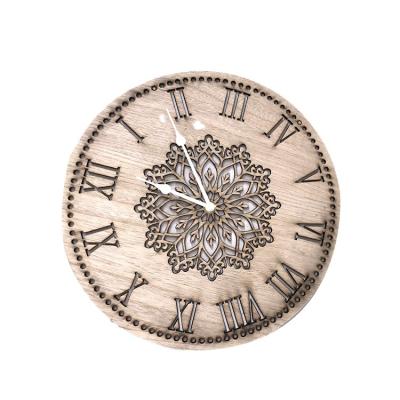 China Antique Style Vintage Hollow Carving Wooden Home Decorative Antique Wooden Wall Clock for sale