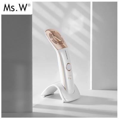 China Face Lift LED Light Massager Smart Facial Photon Tightening Device Cold-Hot Face Lift Anti Aging Device for sale