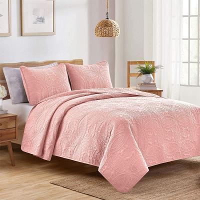 China 2022 New Luxury Custom Soft Home Cotton Viable Bedspread Wholesale Pink Comforters for sale