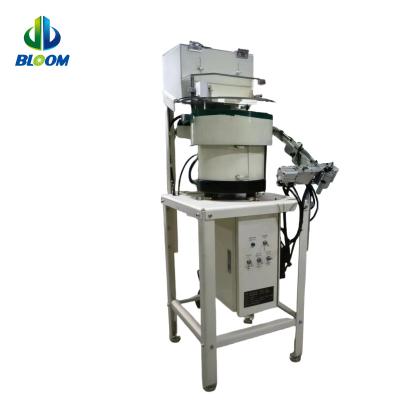 China Equipo industrial máquina de alimentación automática de tuercas alimentadora de cuenco vibratorio en soldadura puntual en venta