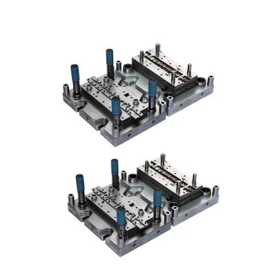 China El estampador progresivo modificado para requisitos particulares DC53 troquel troquel estampador del metal de la alta precisión en venta