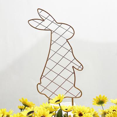 China Eco-Friendly Factory Outdoor Garden Yard Decoration Metal Bunny Trellis Stake Garden Decor for sale