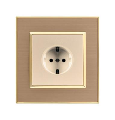 China Safety Hot Sale EU Wall Plug Europe Standard Electrical Socket for sale