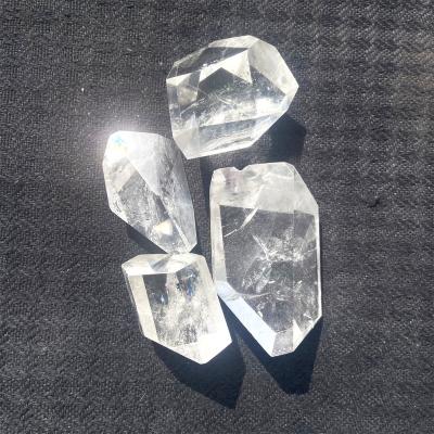 China China Freeform Rock Stone Wholesale Natural Polished Clear Quartz For Decoration for sale