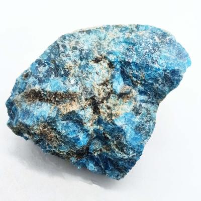 China Wholesale Natural Raw Mineral Specimens China Rock Apatite Rough Quartz Feng Shui for sale