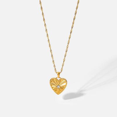 China Hypoallergenic Diamond Eternal Stainless Steel 18k Gold Plated Waterproof Love Heart Tasty Chain Necklace for sale