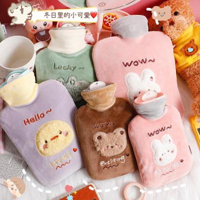 China 1000ml Winter Safety Cartoon Handbag Kawaii Cute Girls Warm Plush Hot Water Bottles for sale